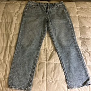 NWOT American Eagle Strigid Mom Jeans Size 6 Short